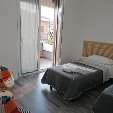 Suite Room Malpensa B&B Cardano Al Campo Eksteriør billede