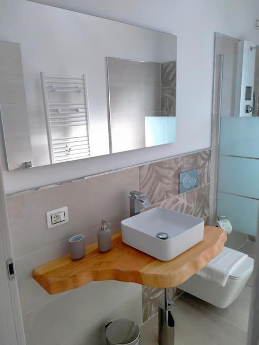 Suite Room Malpensa B&B Cardano Al Campo Eksteriør billede