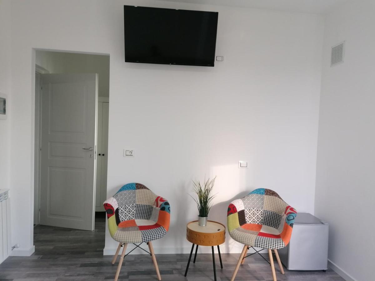 Suite Room Malpensa B&B Cardano Al Campo Eksteriør billede