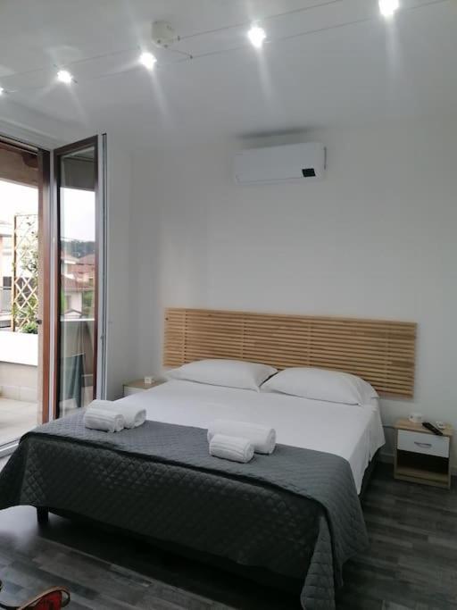 Suite Room Malpensa B&B Cardano Al Campo Eksteriør billede
