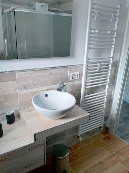 Suite Room Malpensa B&B Cardano Al Campo Eksteriør billede